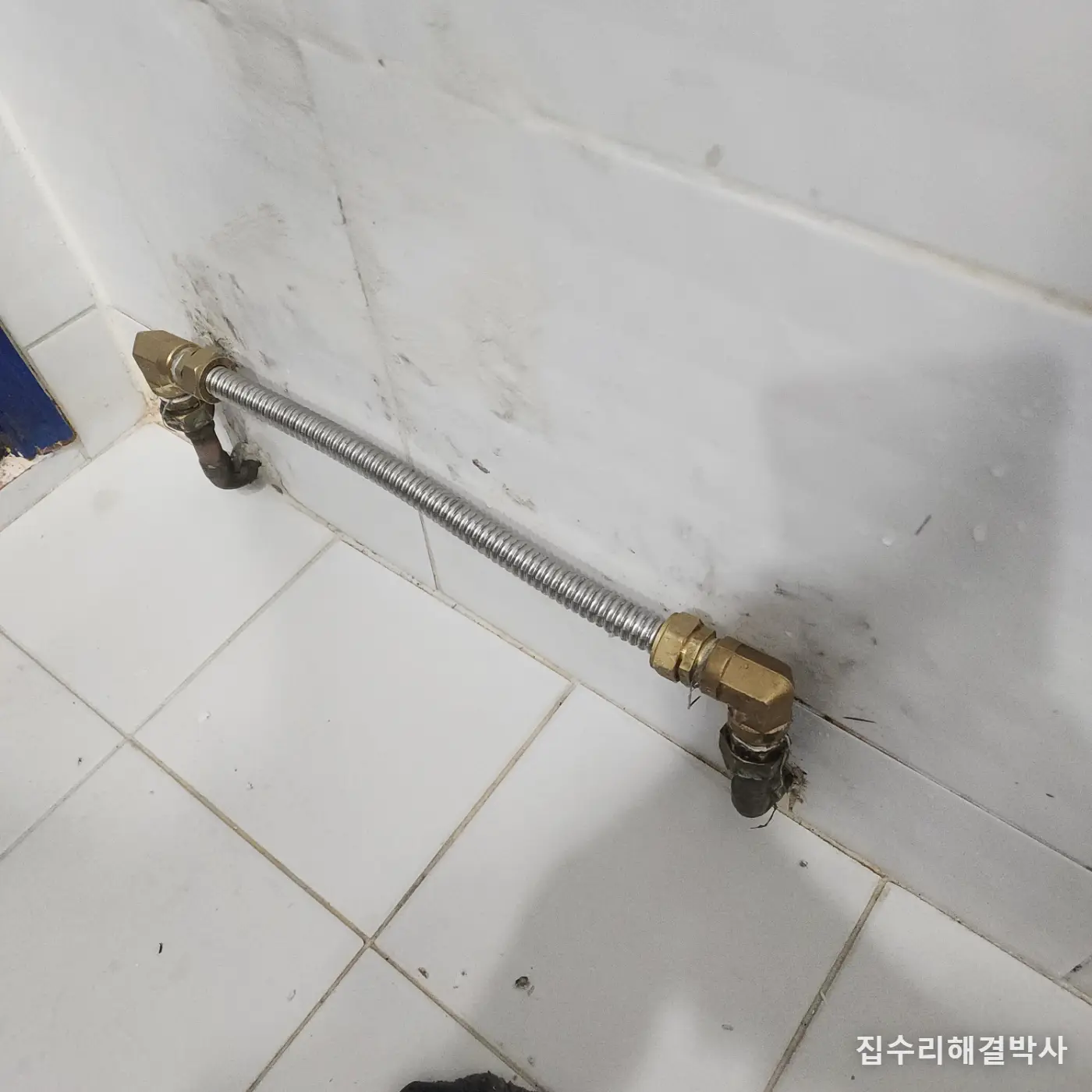 안 쓰는 화장실 라디에이터 떼고 싶을 때 — 막지 말고 이어야 하는 경우 시공 사진 4