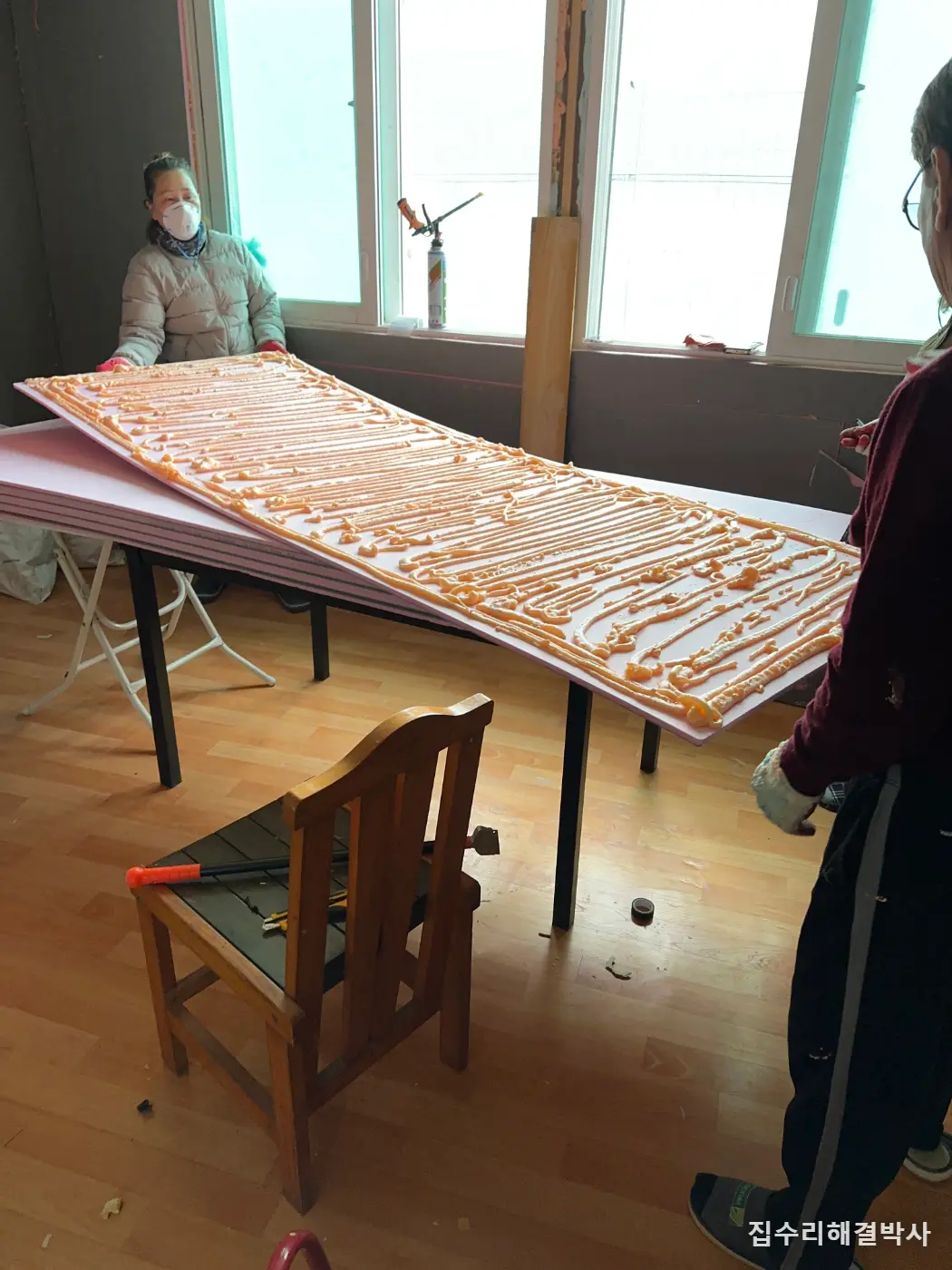 벽돌 모양 스티로폼 단열재를 붙이기 전에 — 두 번 일하지 않는 법 시공 사진 8