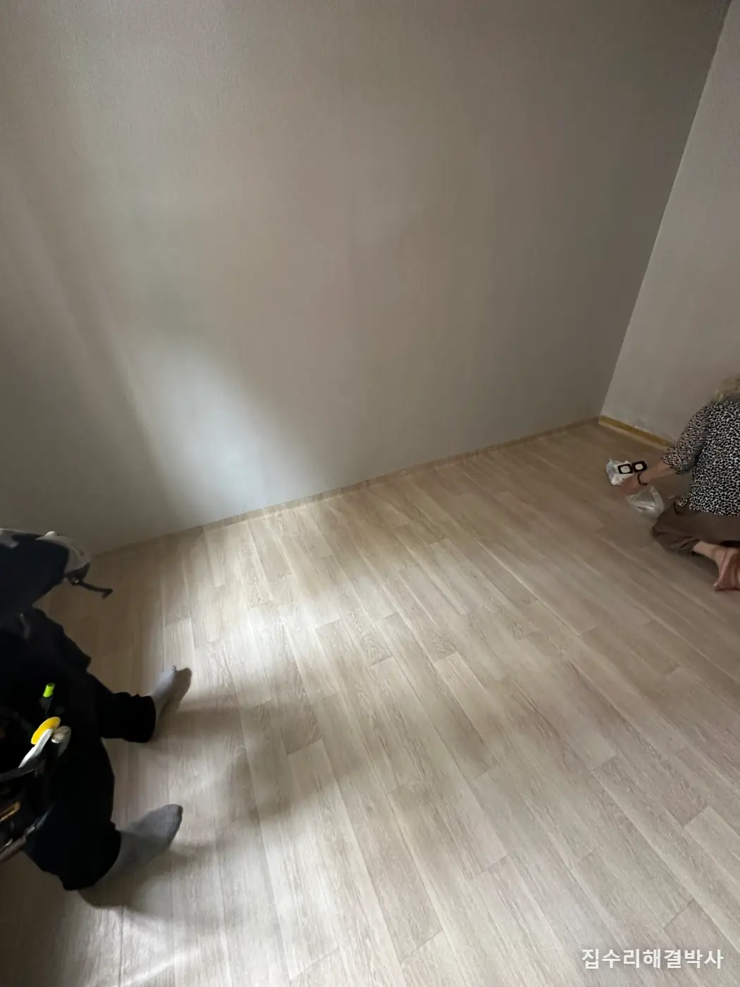 이사 갈 집 층고가 낮아 안 들어가는 붙박이장 — 상부 10cm 잘라 이전설치 시공 사진 4