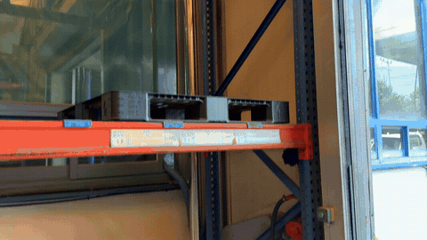 창고 처마 물받이 부식 — 두 겹 세 겹 덧댄 철판 걷어내고 스텐빗물받이 교체 작업 후