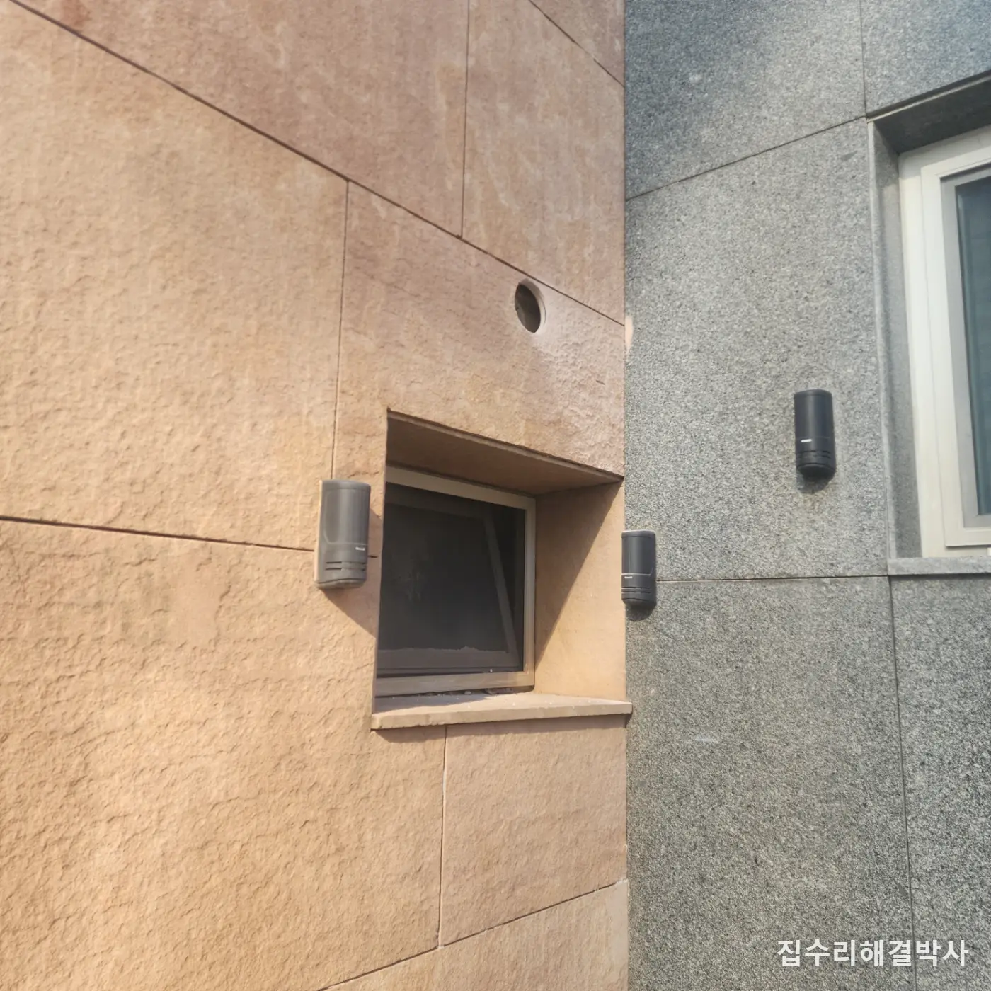 화장실에 환기구가 아예 없다면 — 인테리어 전에 뚫어야 마감을 안 뜯습니다 시공 사진 4