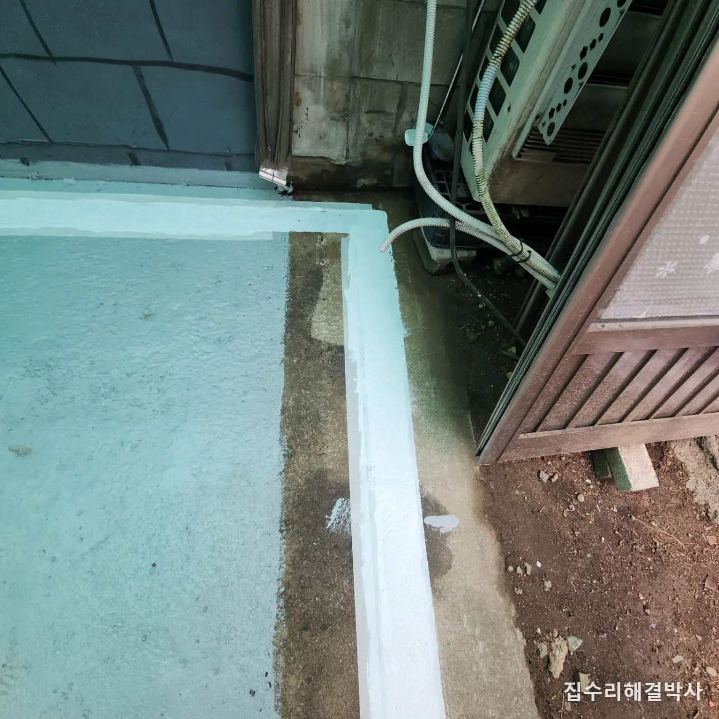 주차라인은 그리기 전이 일입니다 — 바닥을 만들어야 페인트가 붙습니다 시공 사진 4